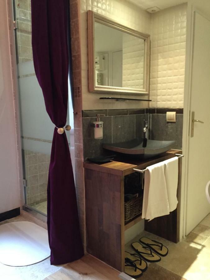 Cosy Marais Paris Lägenhet Exteriör bild
